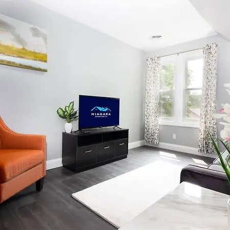 Cozy Micro Apartment, Minutes From Falls